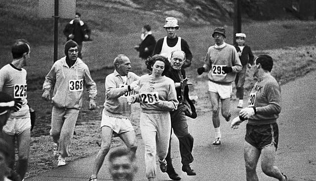 Chạy marathon sẽ làm phụ nữ tử cung trở xuống? Tìm hiểu hành trình của nữ marathon từkiêngkỵnguy hiểm tính mạng đến ngôi đền Olympic
