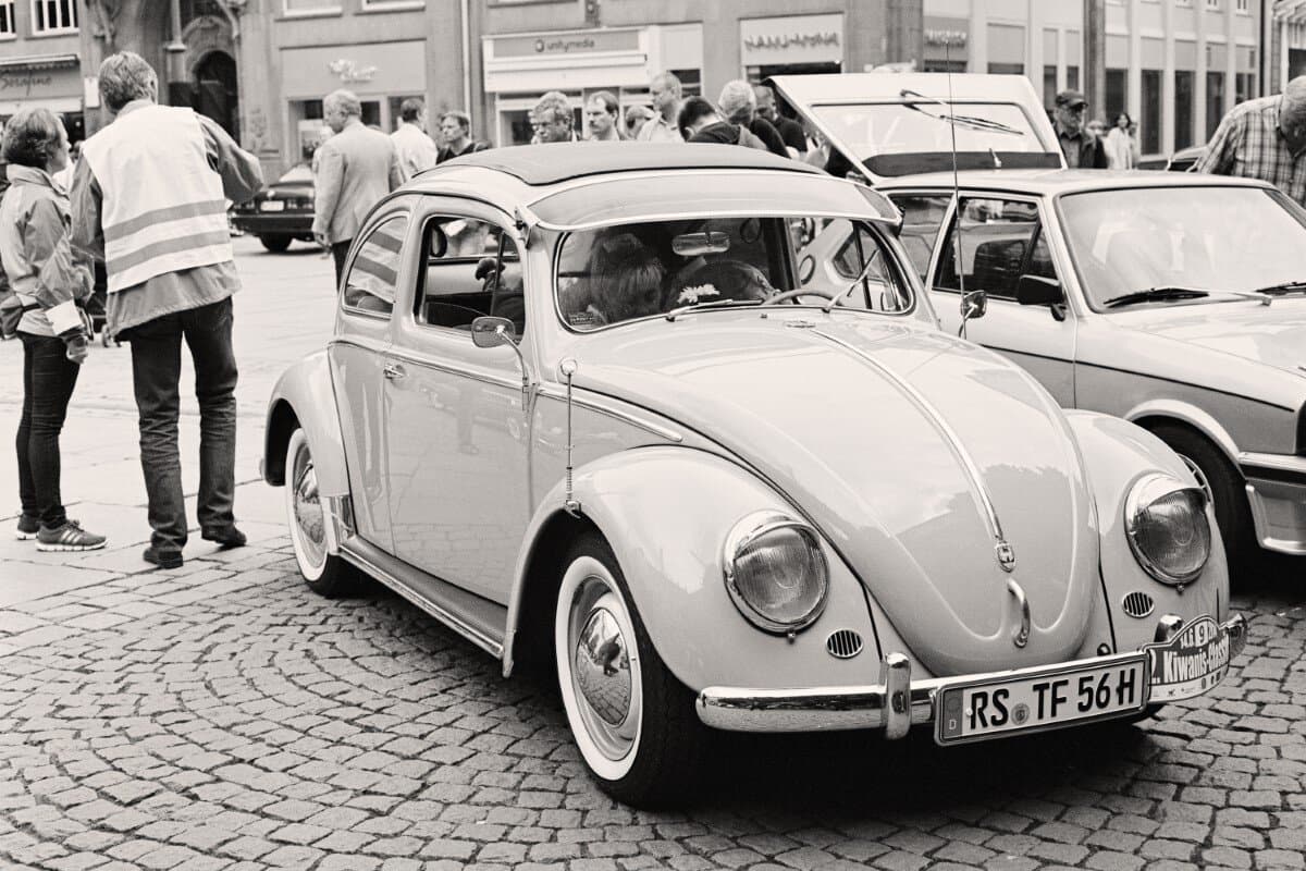 Kỳ tích quảng cáo của Xe Volkswagen: Chiếc xe "dân tộc" do Hitler sáng chế, tại sao lại thành mẫu xe bán chạy nhất nước Mỹ?
